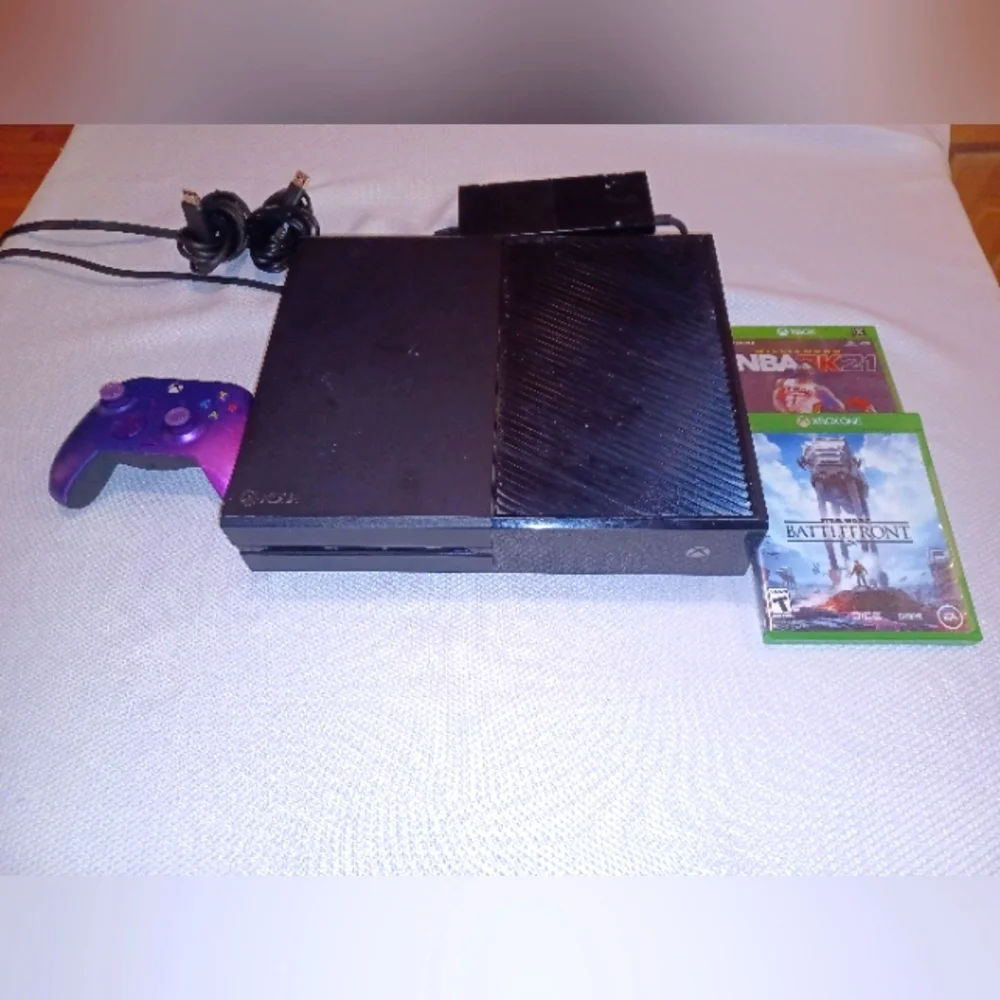 Microsoft Xbox One 500GB Bundle w/ Games + Controller
